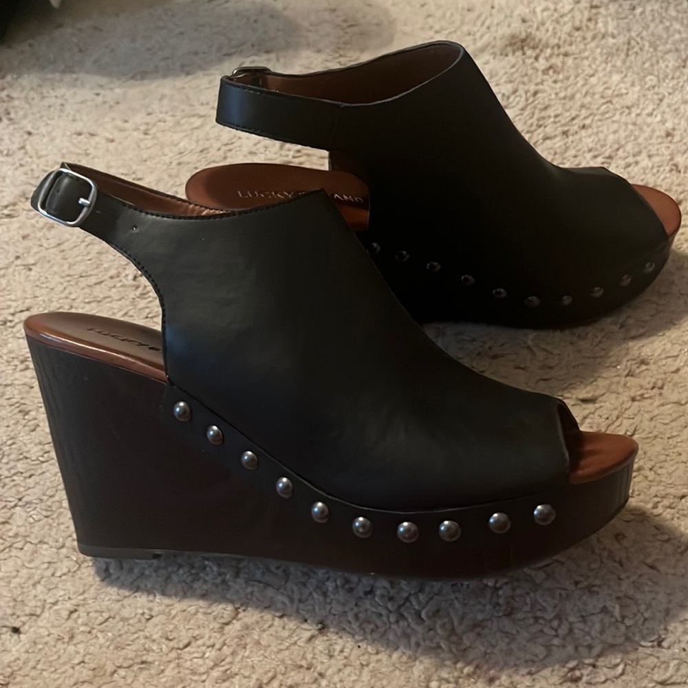 black lucky brand heels size 8.5 in good condition
